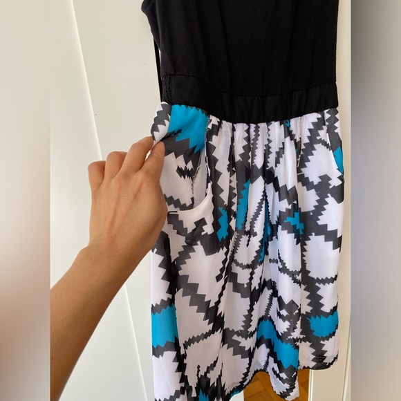 NEW YORK & COMPANY Fit and Flare dress size S - Picture 3 of 12